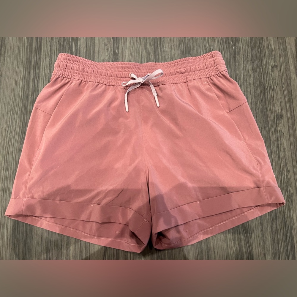 Lululemon Spring Break Away Short II *3"
Quicksand